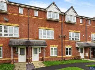 Town house to rent in Hatherton Court, Worsley, Manchester M28
