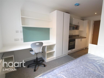 1 bedroom flat for rent in Fitzwilliam Place, High Street, LN5