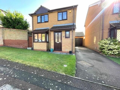 3 Bedroom Detached House For Sale In East Hunsbury