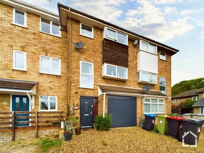 4 Bedroom Terraced House For Sale In Bletchley
