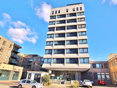 2 bedroom flat for sale in The Causeway, Goring-by-Sea, Worthing, West Sussex, BN12