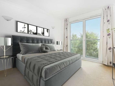 2 bed flat for sale in Fairmont Avenue,
E14, London