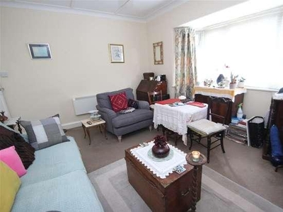 2 bed flat for sale in London Road,
SS0, Westcliff ON Sea