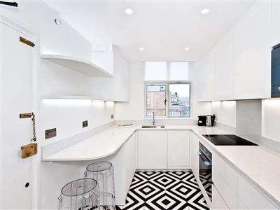 2 bed flat for sale in Lowndes Square,
SW1X, London