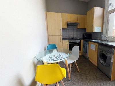 3 bedroom property for rent in Greenbank Terrace, Greenbank, Plymouth, Devon, PL4