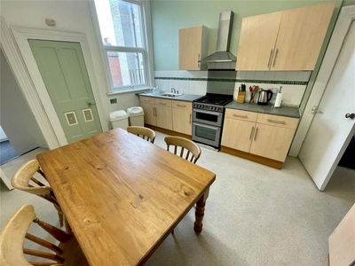 4 bedroom apartment for rent in Commercial Road, Bournemouth, BH2