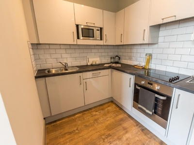 Studio flat for rent in Week Street, Maidstone, Kent, ME14