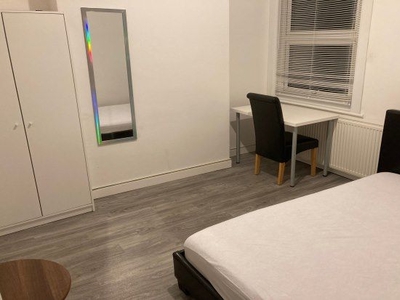 Room to rent in The Broadway, Southend-On-Sea SS1