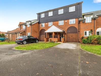 Park Lane, Burton Waters, LINCOLN - 4 bedroom town house