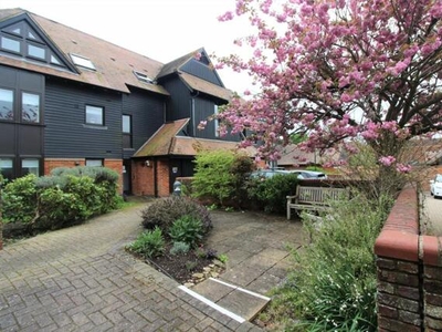 1 Bedroom Apartment For Sale In Odiham, Hook
