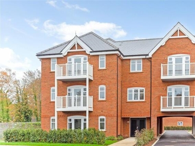 2 Bedroom Apartment Ascot Windsor And Maidenhead