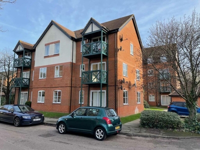 2 bedroom flat for sale in Admirals Court, Reading, RG1