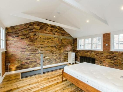 2 Bedroom House For Rent In Bethnal Green, London
