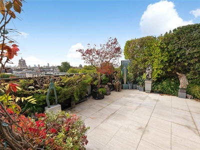 2 bedroom penthouse for sale in Kingston House South, Ennismore Gardens, London, SW7