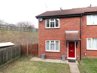 3 bedroom end of terrace house for sale in Gilderdale, Luton, Bedfordshire, LU4 9NB, LU4