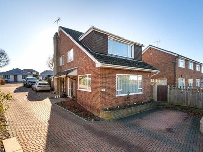 3 bedroom semi-detached house for sale in Dunstable Road, Caddington, LU1