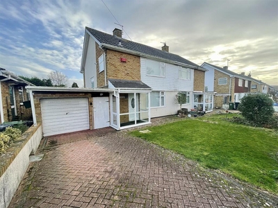3 bedroom semi-detached house for sale in Stoneyfields, Easton-In-Gordano., BS20