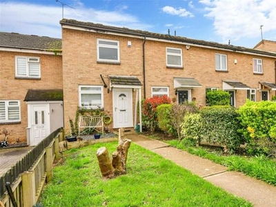 3 Bedroom Terraced House For Sale In Steeple View, Basildon