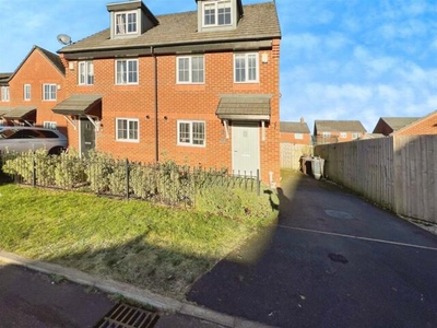3 Bedroom Town House For Sale In Whittingham