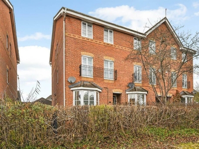 4 bedroom end of terrace house for sale in Arcadia Close, Beggarwood, RG22