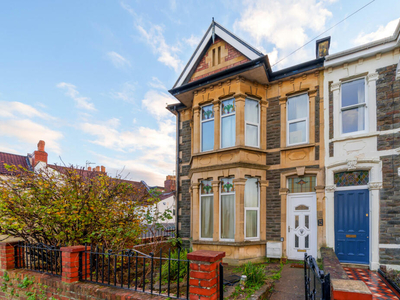 4 bedroom end of terrace house for sale in Russell Road, Westbury Park, Bristol, Somerset, BS6