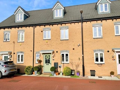 4 Bedroom Town House For Sale In Derbyshire Way