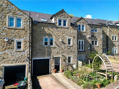 4 Bedroom Town House For Sale In Silsden, West Yorkshire