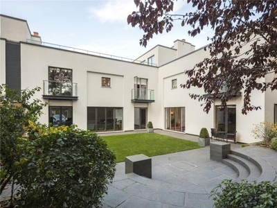 6 bedroom semi-detached house for sale in Crown Yard, Parsons Green, London, SW6