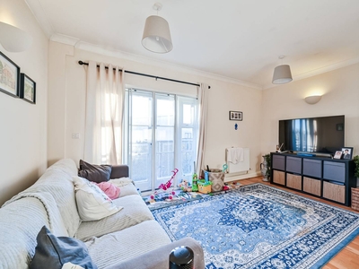 Flat in Charlton Road, Blackheath, SE3