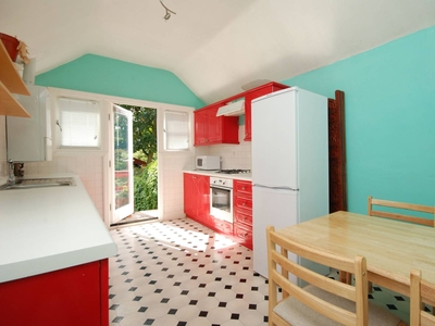 Flat in Cleve Road, South Hampstead, NW6