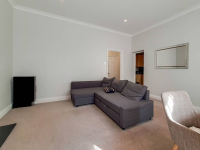 Flat in Redcliffe Square, Chelsea, SW10