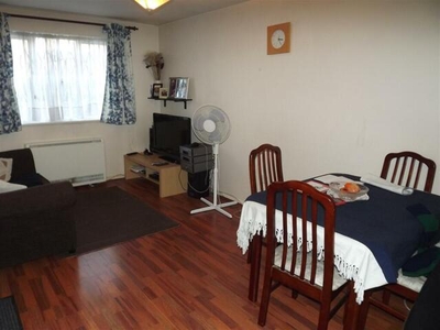 1 Bedroom Ground Floor Flat For Rent In South Birkbeck Road