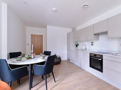 1 Bedroom Ground Floor Flat For Sale In Godalming, Surrey