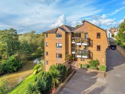 2 Bedroom Apartment For Sale In South Leatherhead