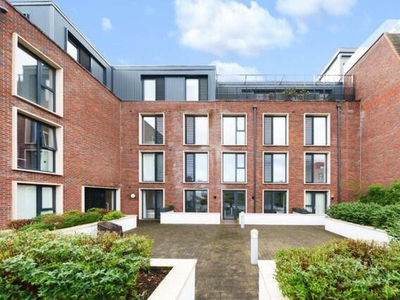 2 Bedroom Flat For Sale In Gerrards Cross