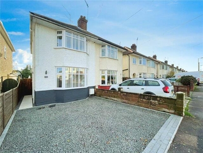 2 Bedroom Semi-detached House For Sale In Aldershot