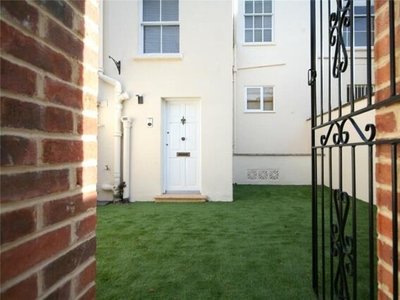 3 Bedroom Apartment For Rent In Montpellier Street, Cheltenham