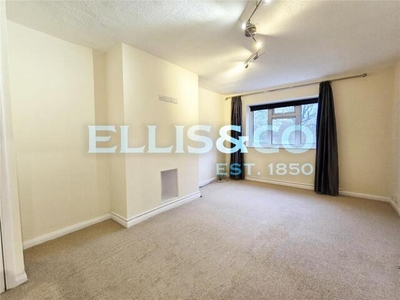 3 Bedroom Apartment For Rent In Pinner