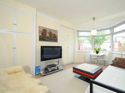 3 Bedroom Apartment For Rent In Willesden Green