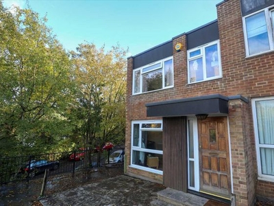 3 bedroom end of terrace house for sale Coulsdon, CR5 2SZ