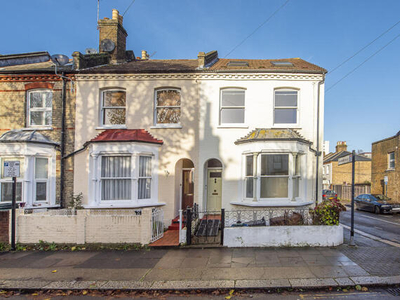 3 Bedroom End Of Terrace House For Sale In Brentford