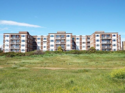 3 Bedroom Flat For Sale In Hayling Island, Hampshire