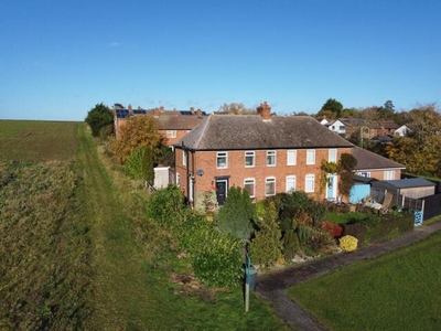 3 Bedroom Semi-detached House For Sale In Gravenhurst, Bedfordshire