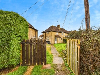 3 Bedroom Semi-detached House For Sale In Kington Langley