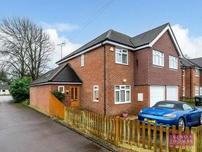 3 Bedroom Semi-detached House For Sale In Rickmansworth