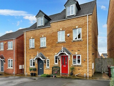 3 Bedroom Town House For Sale In Lofthouse, Wakefield