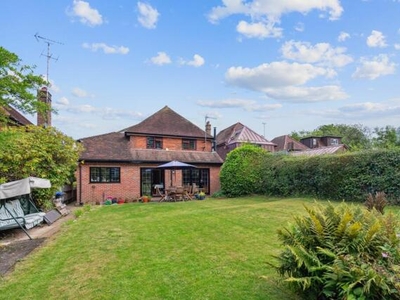 4 Bedroom Detached House For Sale In Beaconsfield