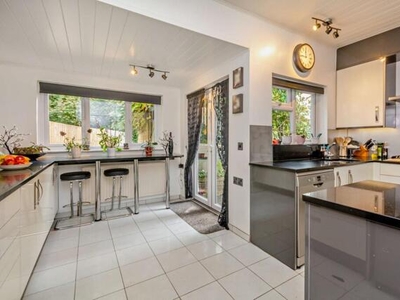 4 Bedroom Detached House For Sale In Chipperfield, Kings Langley