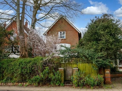 4 Bedroom Detached House For Sale In Winchester