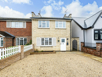 4 Bedroom End Of Terrace House For Sale In Leigh-on-sea